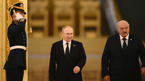 Президент Российской Федерации Владимир Путин и президент Республики Беларусь Александр Лукашенко