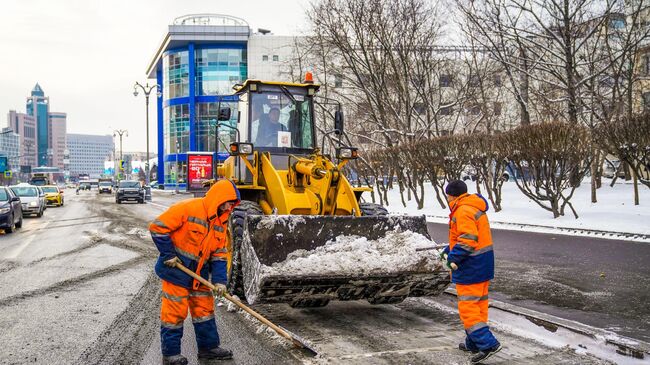 Уборка снега в Москве