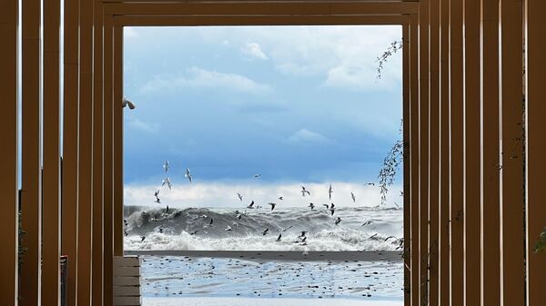 Штормовые волны на море в Сочи. Архивное фото