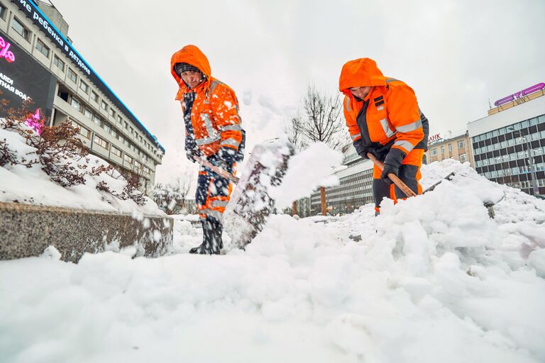 Уборка снега в Москве