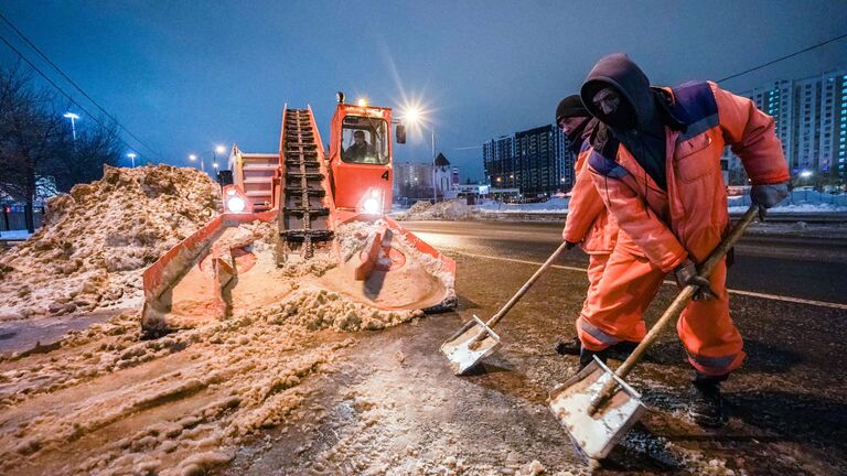 Уборка снега в Москве