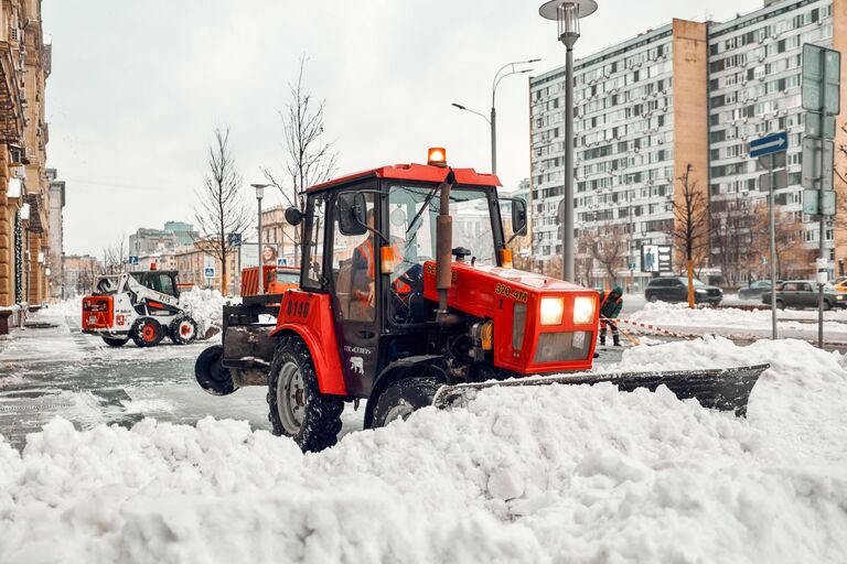 Уборка снега в Москве