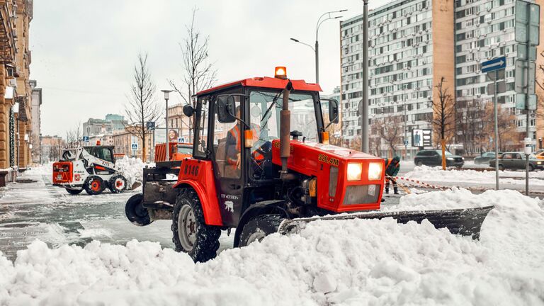 Уборка снега в Москве