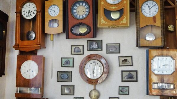 Ресторан Тарусское время, колекция часов