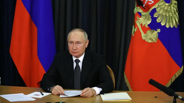 Владимир Путин  в формате видеоконференции принимает участие в пленарной сессии ВРНС