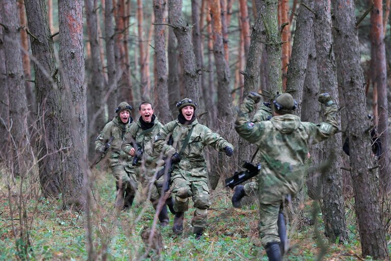 Участники военно-спортивной игры Зарница 2.0: Время Героев! в Белгородской области