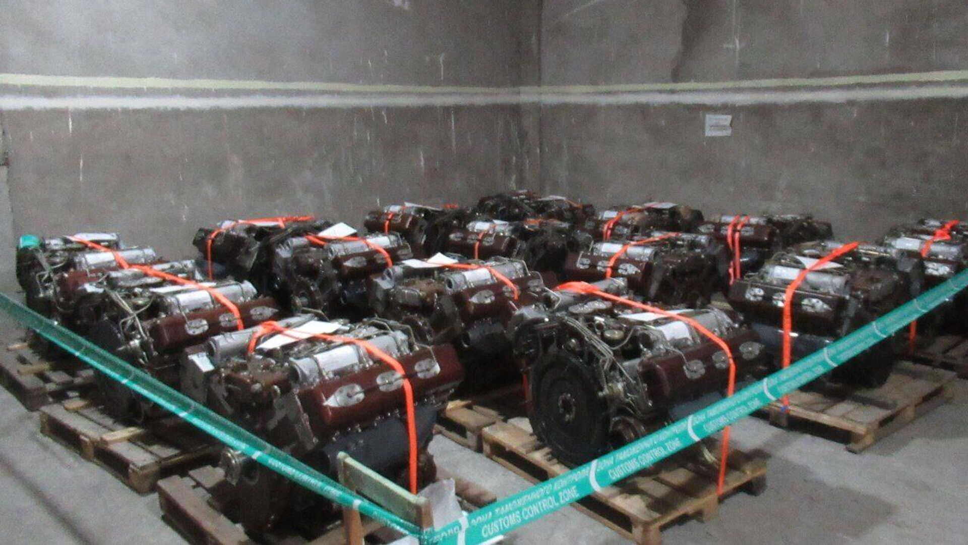ФТС: 15 двигателей для БМП без документов пытались вывезти из РФ в Казахстан