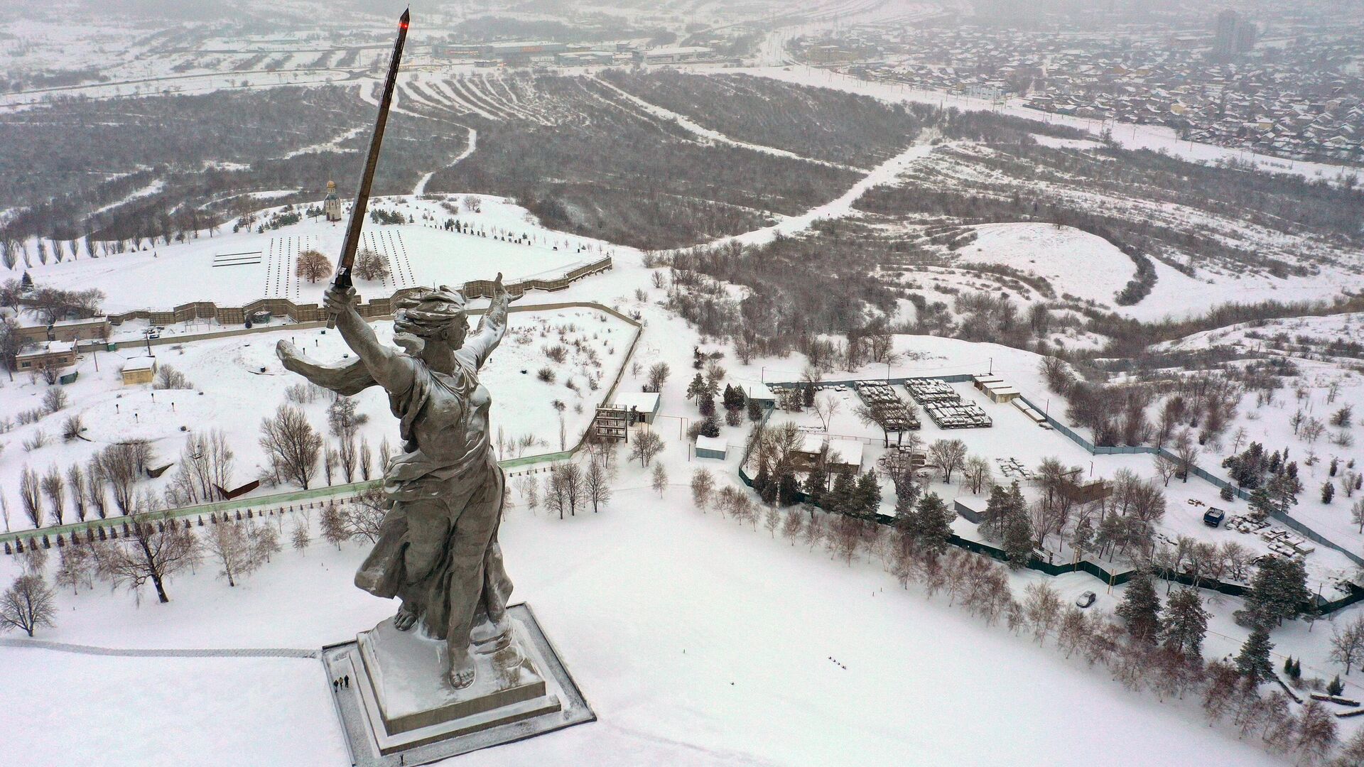 Монумент Родина-мать зовет! на Мамаевом кургане в Волгограде - РИА Новости, 1920, 14.05.2024