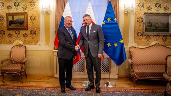 Премьер Словакии Роберт Фицо принял российского посла в Братиславе Игоря Братчикова