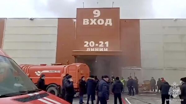 Пожар на рынке Садовод в Москве