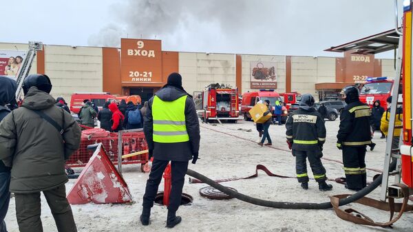 Пожар на рынке Садовод в Москве. 1 декабря 2023