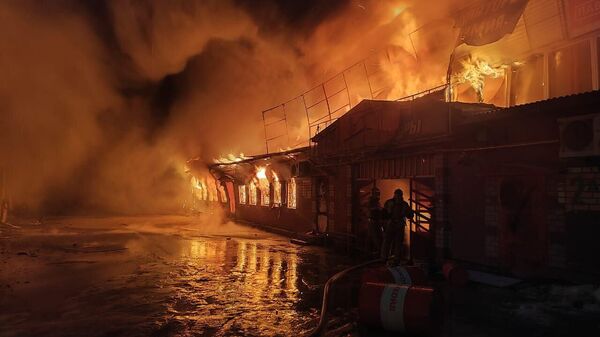 Пожар на территории авторынка в Набережных Челнах