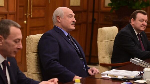 Президент Белоруссии Александр Лукашенко во время встречи с председателем КНР Си Цзиньпином в Пекине