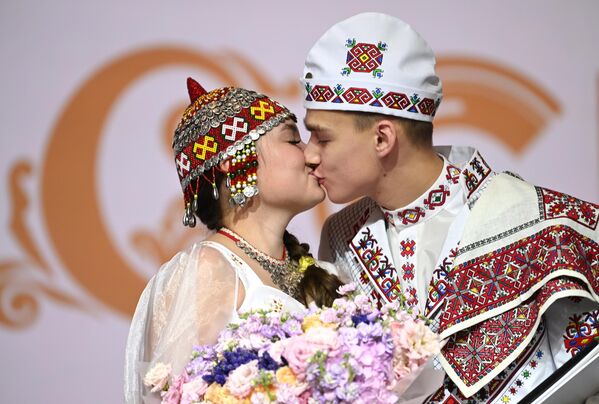 Свадебная церемония по чувашским традициям на Международной выставке-форуме Россия 