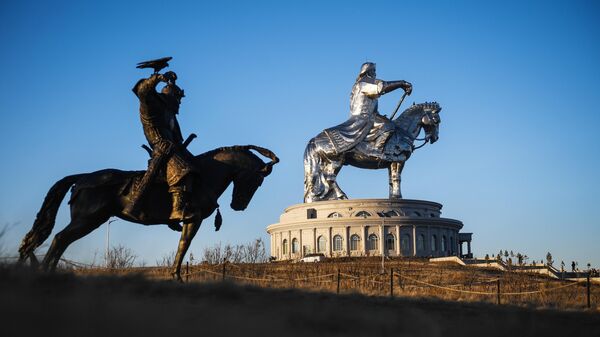 Скульптурная композиция статуя Чингисхана в Цонжин-Болдоге