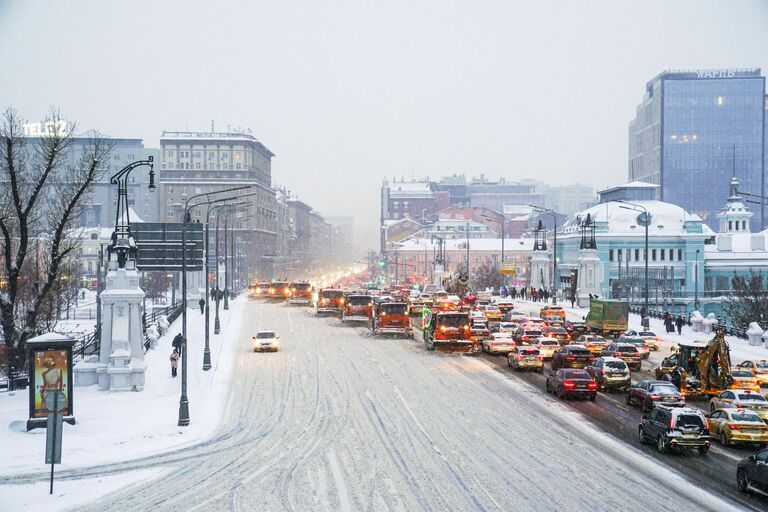 Уборка снега в Москве