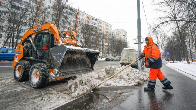 Уборка снега в Москве