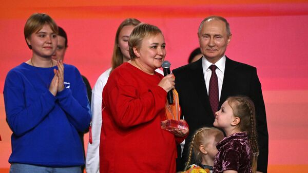  Президент РФ Владимир Путин на церемонии награждения победителей международной премии #Мывместе