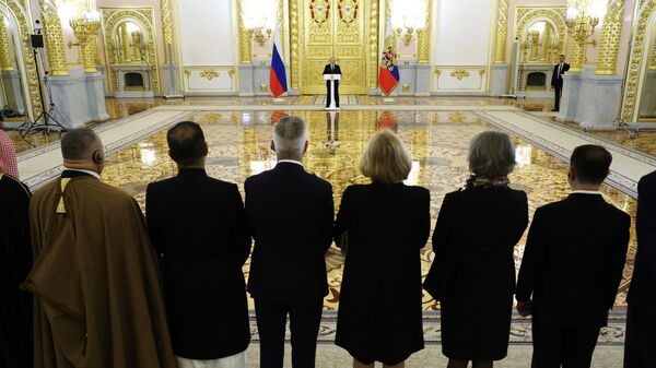 Президент РФ Владимир Путин выступает на церемонии вручения верительных грамот чрезвычайными и полномочными послами иностранных государств