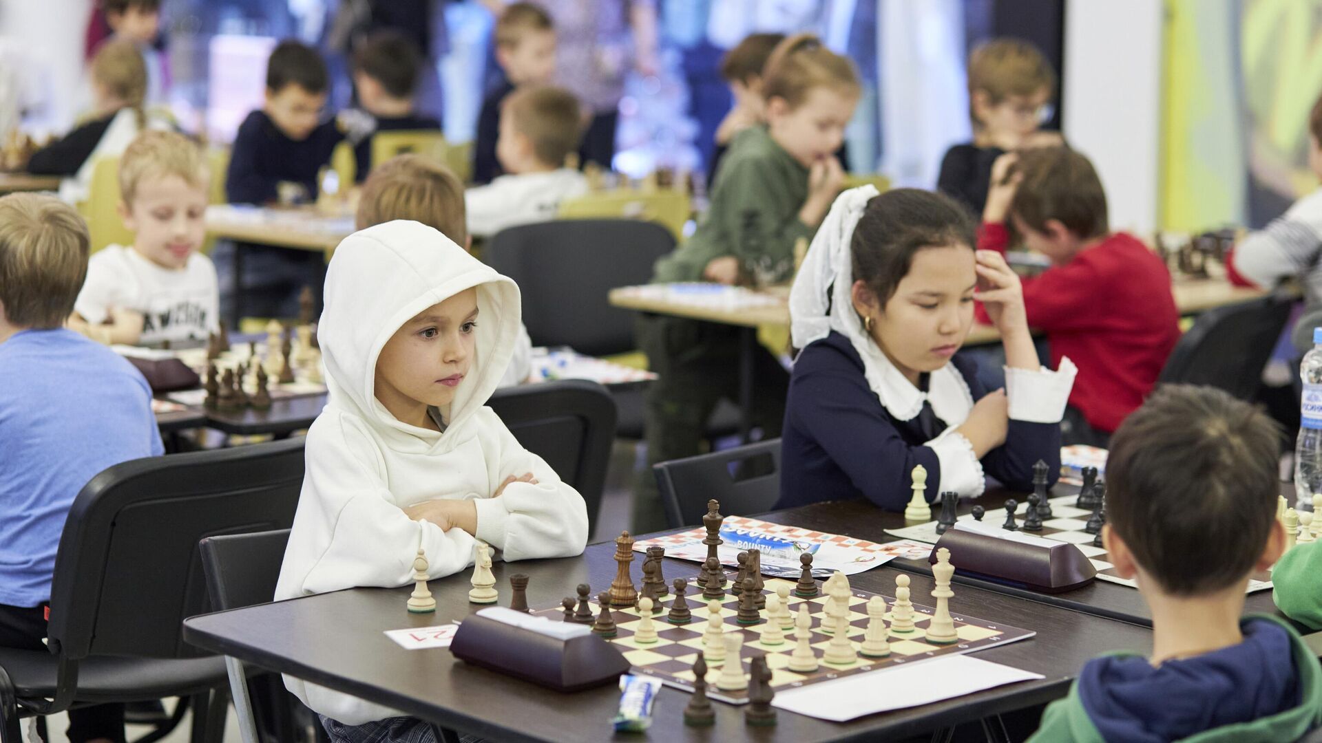Детский турнир в рамках Шахматных звезд 3.0 - РИА Новости, 1920, 04.12.2023