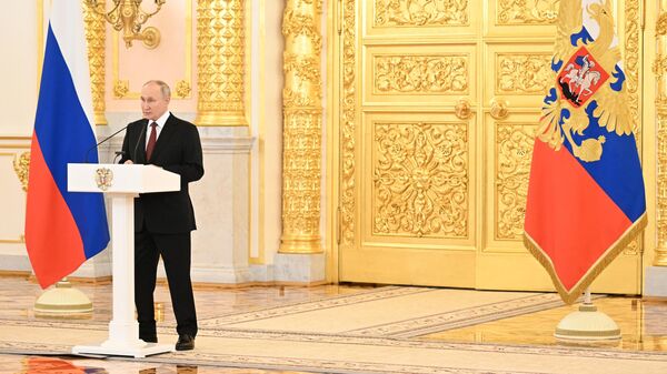 Президент РФ Владимир Путин в Александровском зале Большого Кремлёвского дворца