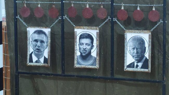 Мишени в виде портретов Столтенберга, Зеленского и Байдена на патриотическом фестивале Мирный воин в Томске