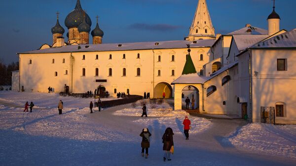 Суздальский кремль. Рождественский собор и Архиерейские палаты