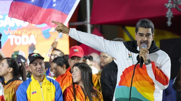 Президент Венесуэлы Николас Мадуро выступает о защите спорной с Гайаной территории Гайана-Эссекибо