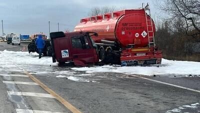  ДТП с участием бензовоза и маршрутного автобуса в Краснодарском крае - РИА Новости, 1920, 06.12.2023