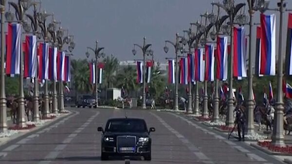 Кортеж Путина на пути к дворцу президента ОАЭ