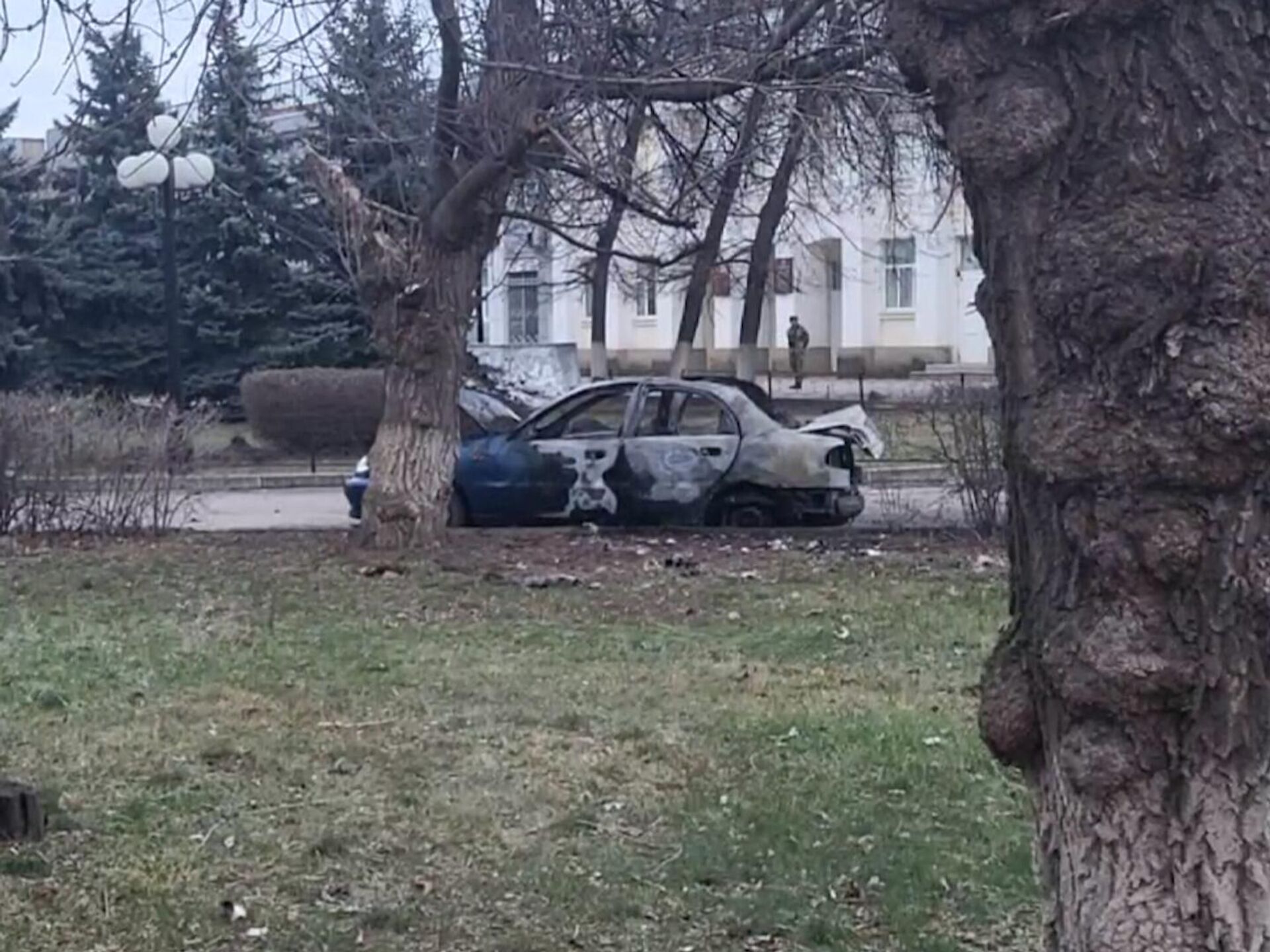 Видео с места взрыва в центре Луганска