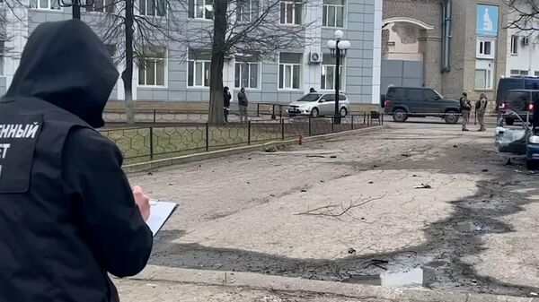 Работа следователей на месте взрыва в Луганске