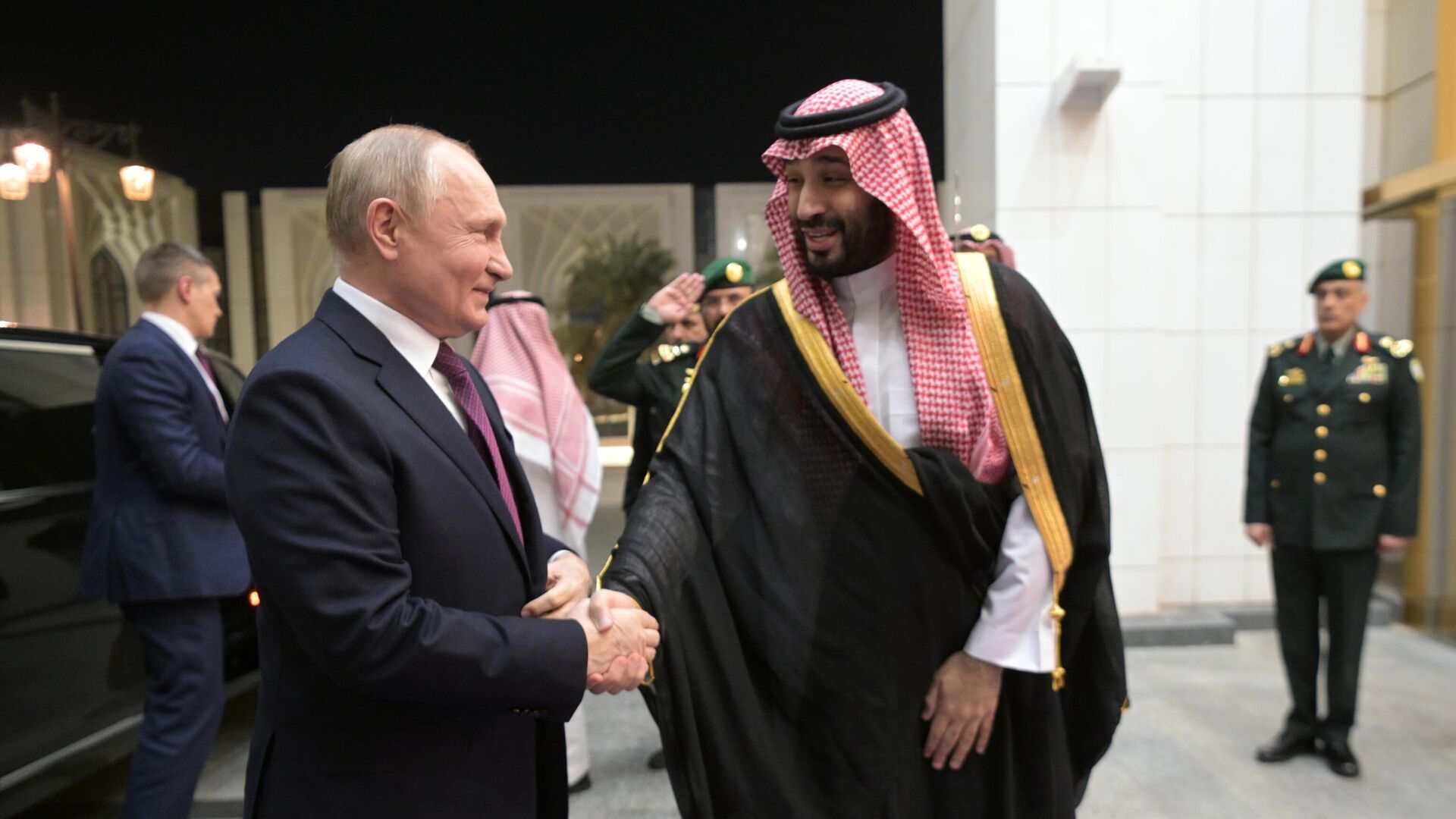 Президент России Владимир Путин и наследный принц Саудовской Аравии Мухаммед бен Салман - РИА Новости, 1920, 08.12.2023