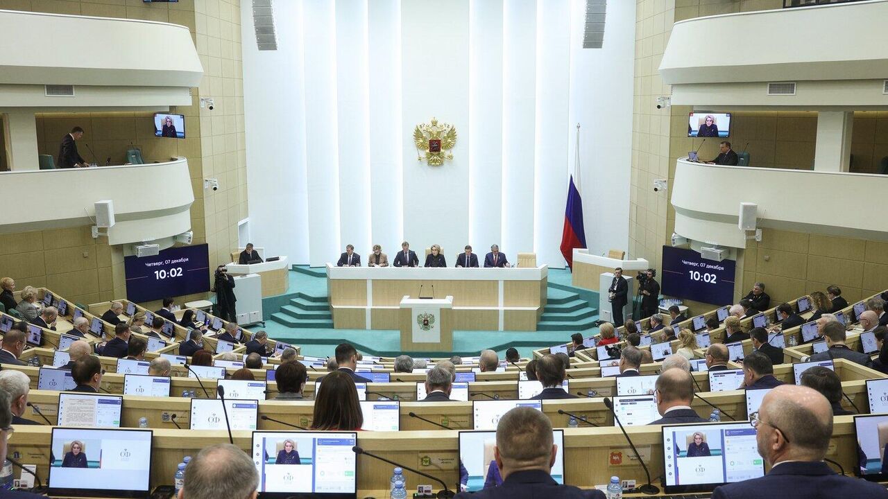 Сенаторы 5 июня обсудят закон о продлении выплат многодетным на ипотеку -  Недвижимость РИА Новости, 30.05.2024