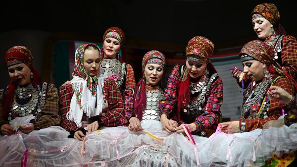 Свадебная церемония в национальных традициях Республики Удмуртия на Международной выставке-форуме Россия 