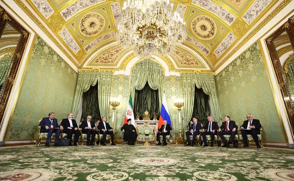 Президент РФ Владимир Путин и президент Ирана Эбрахим Раиси во время встречи в Москве