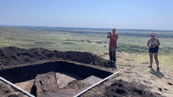 Фотофиксация погребения 5-4 вв. до н.э. на Пильнинском могильнике в Нижегородской области во время раскопок 2023 г