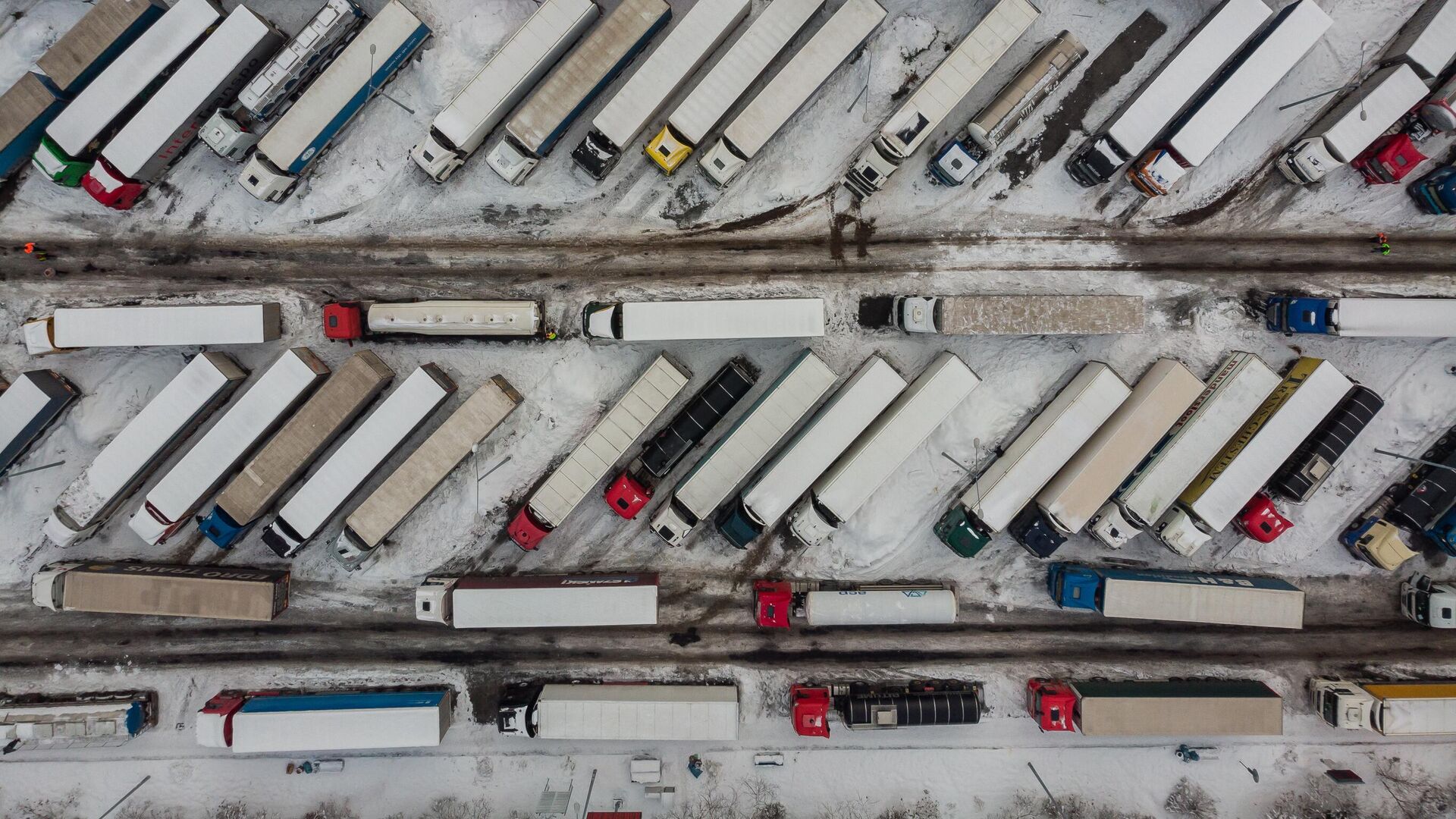 Большегрузные автомобили на границе Польши и Украины - РИА Новости, 1920, 08.12.2023