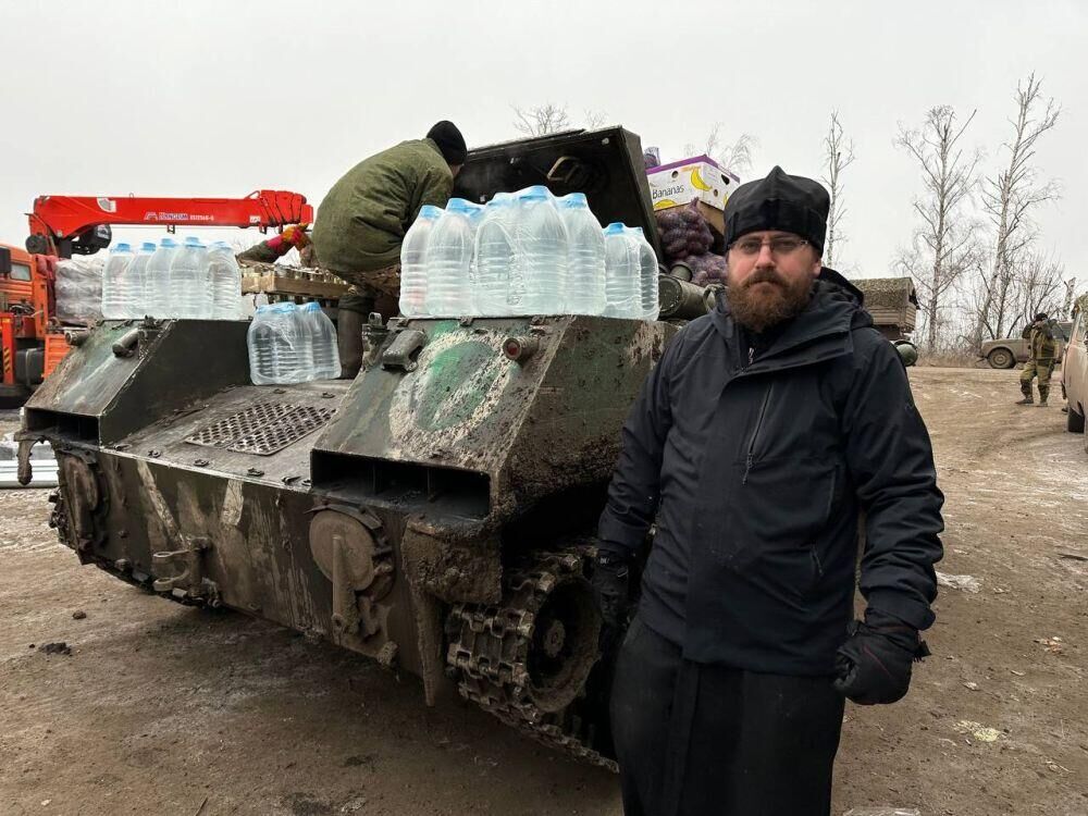 Гуманитарный груз из Орловской области доставлен бойцам выполняющим боевые задачи на Артемовском направлении - РИА Новости, 1920, 08.12.2023