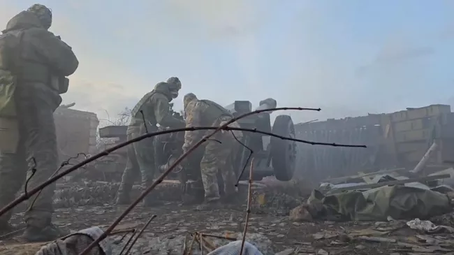 Работа российских военнослужащих под Артемовском
