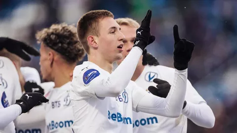 Нападающий московского Динамо Ярослав Гладышев