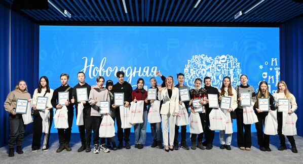 Анастасия Звягина вручила подарки детям из ЛНР на Международной выставке-форуме Россия 