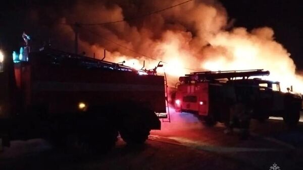 Место пожара на территории фермерского хозяйства в Оренбургской области. 12 декабря 2023