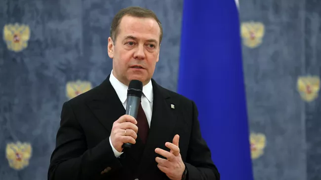 Зампред Совбеза РФ Д. Медведев