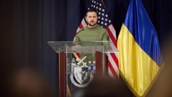 Президент Украины Владимир Зеленский во время выступления в университете обороны США