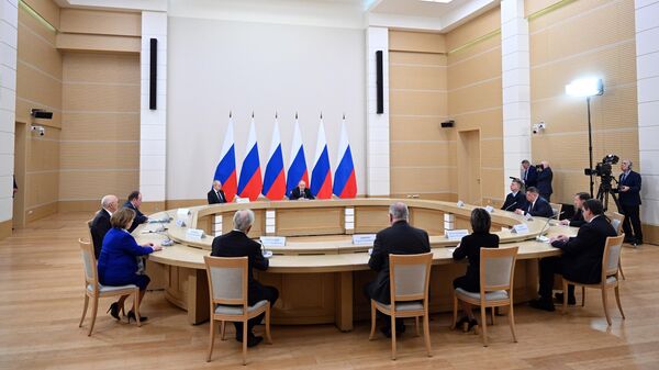 Президент РФ Владимир Путин во время встречи с судьями Конституционного суда