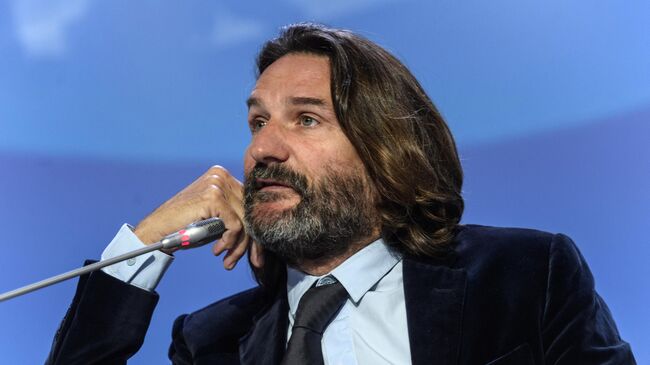 Фредерик Бегбедер