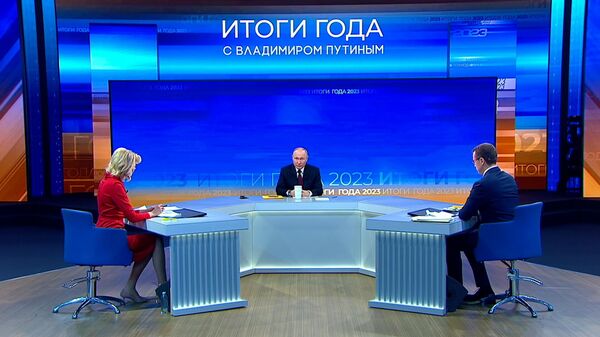Это Песков виноват, я человек открытый: Путин пояснил, почему западных журналистов не пускают на мероприятия