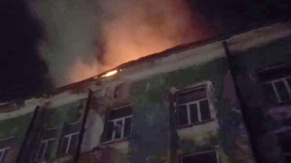 Пожар на кровле производственного цеха в Свердловской области