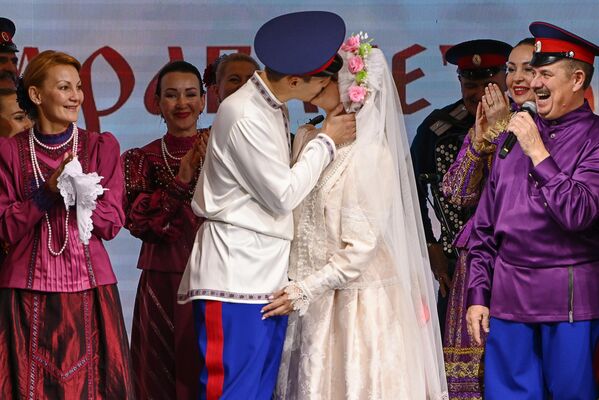 Свадьба в традициях донских казаков на Международной выставке-форуме Россия 